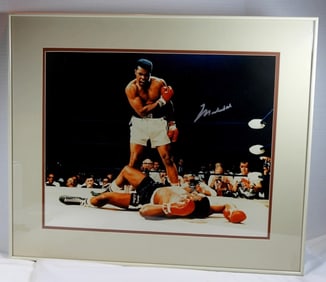 MUHAMMAD ALI SIGNED FRAMED PHOTO