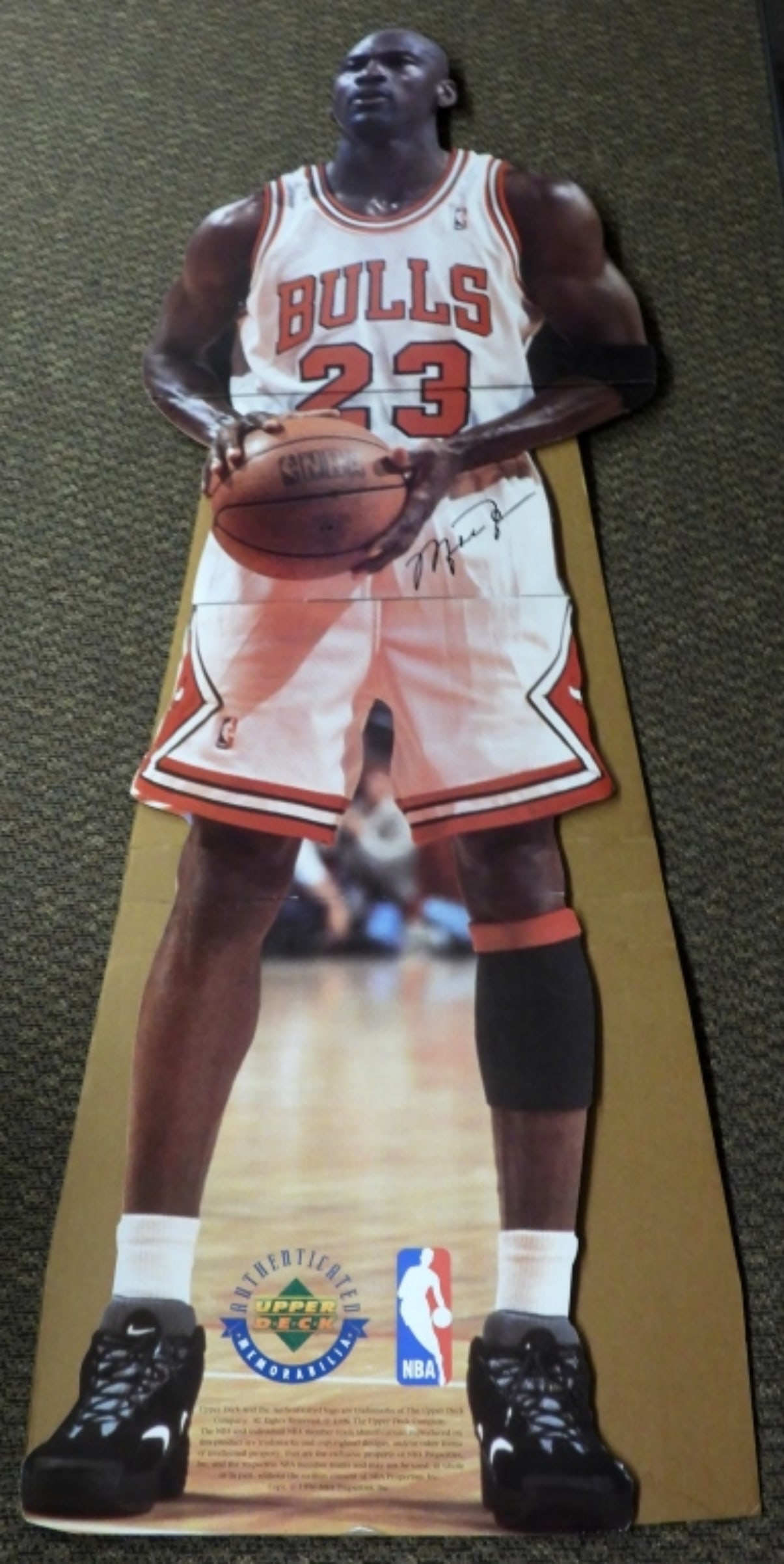 MICHAEL JORDAN LIFE SIZE STAND-UP (1 of 2)
