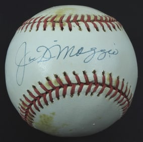 JOE DIMAGGIO SIGNED BASEBALL