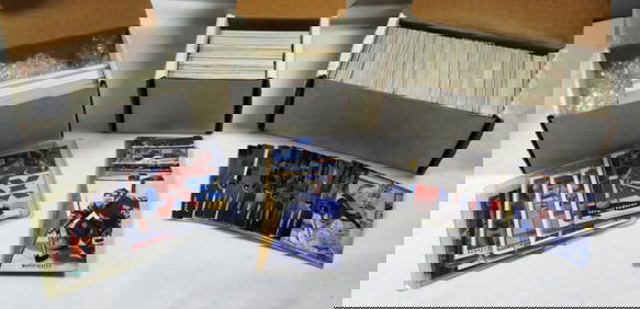 OVER 500 HOCKEY CARDS - UNSEARCHED