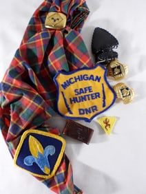 WOLVERINE LOT - SCARF, TIE SLIDES, PIN