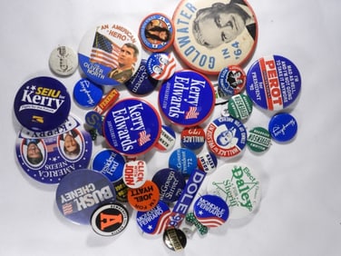 (37) POLITICAL BUTTON LOT - PEROT, KERRY