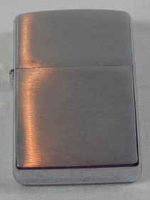 2005 SEALED ZIPPO