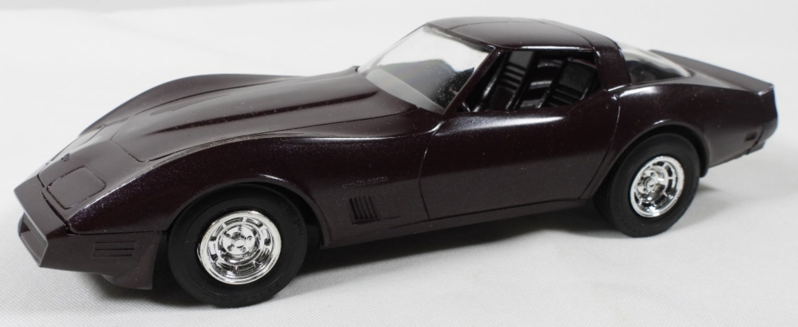 1982 CHEVROLET CORVETTE: DEALER PROMOERTL AMT MODEL DARK CALRET BROWN NOS