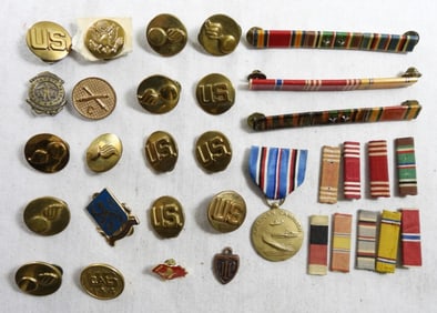 LOT MILITRAY COLLAR U.S. PINS & MORE