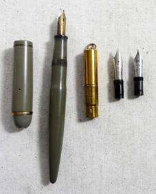 EVERSHARP FOUNTAIN PEN w/14K GOLD TIP