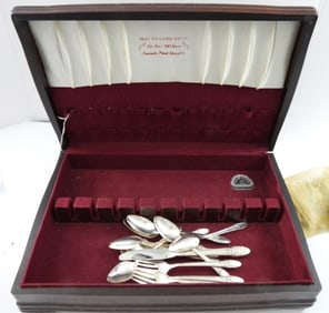 (44pc) Wm ROGERS SILVERWARE LOT