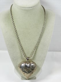 LARGE HEART PENDANT NECKLACE