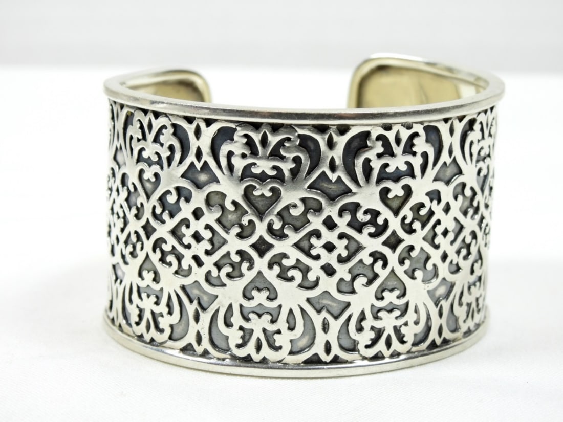 925 INDIA LARGE CUFF BRACELET (1 of 2)