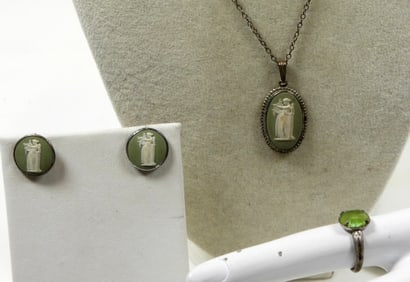 GREEN CAMEO STERLING SET & RING