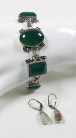 BEAUTIFUL GREEN GEMSTONE BRACELET & RING