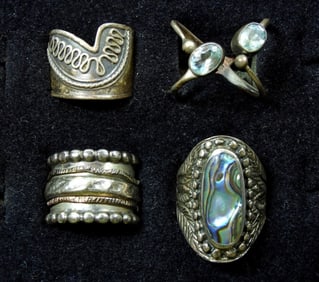 (925) (4) VARIETY RINGS WITH GEMS SIZE 6.5-8