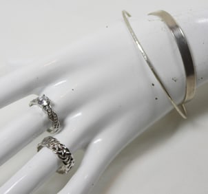 4 PIECE STERLING BRACELET AND RING SET SIZE 8-9