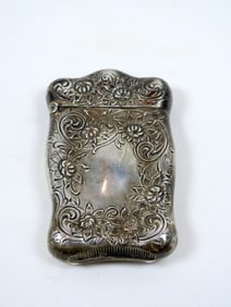 1 VINTAGE STERLING MATCH BOX WITH MATCHES