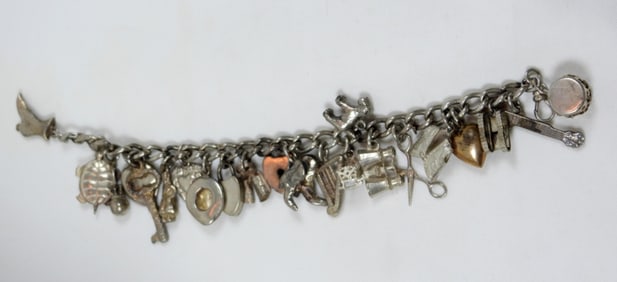 1 8" STERLING WESTERN STYYLE PENDANT BRACELET