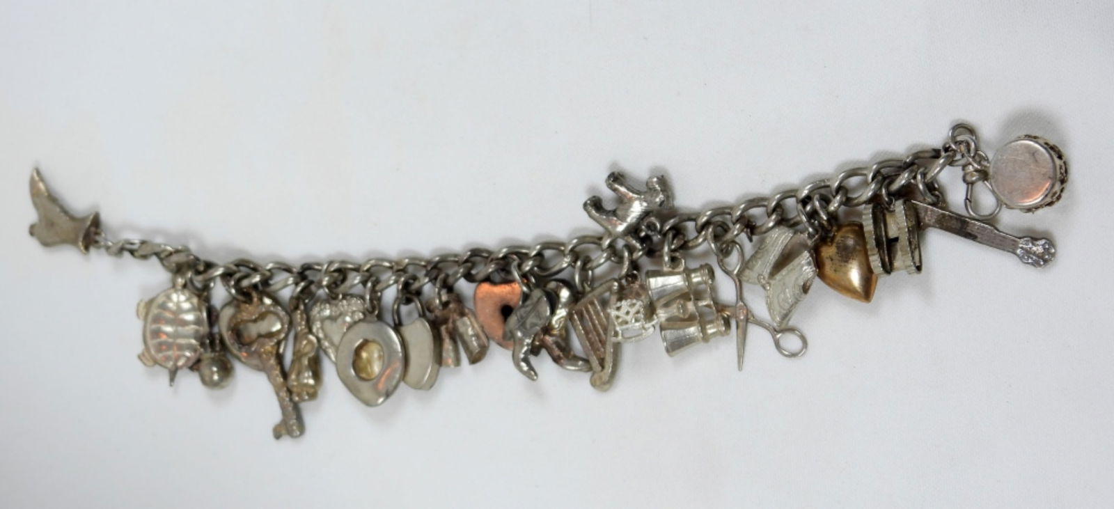 1 8" STERLING WESTERN STYYLE PENDANT BRACELET (1 of 3)