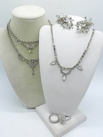 BEAUTIFUL VTG WHITE RHINESTONE JEWELRY