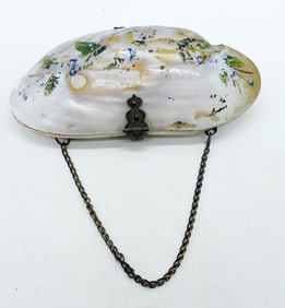 ANTIQUE CLAM SHELL COIN PURSE