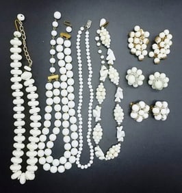 VTG WHITE BEADED NECKLACES / EARRINGS