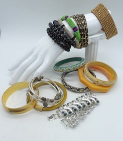 23 BANGLE & OTHER BRACELETS