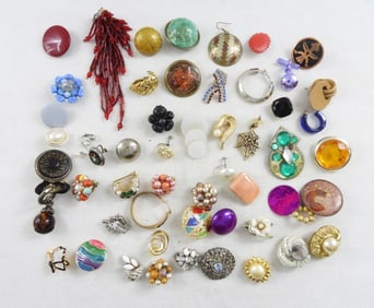 LOT OF MISMATCHED VINTAGE EARRINGS (50)