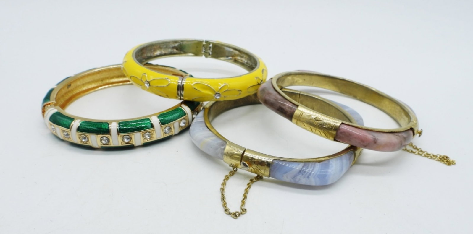 4 STYLISH ENAMEL HINGED BRACELETS: FOUR VERY COOL ENAMELED BANGLE HINGED BRACELETS. 8".