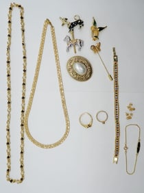 (13) COLORFUL GEMS / GOLD TONES