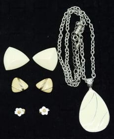 OFF WHITE NECKLACE & EARRINGS