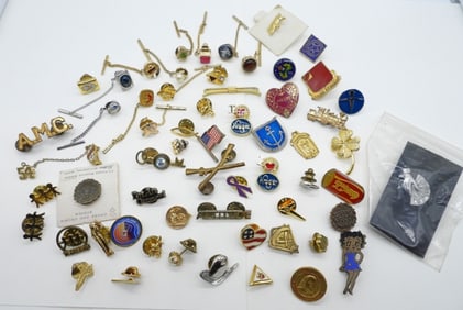 (60) ALL STYLES VTG PINS & TIE ACCESSORIES