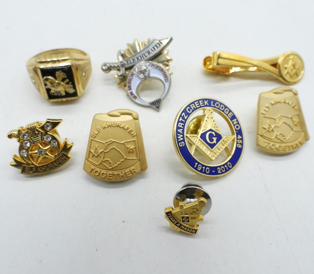 MASON, MOOSE & SHRINERS PINS RING +: 8 PIECES. RING IS SIZE 10.5