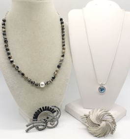 BLACK & SILVER TONE JEWELRY LOT