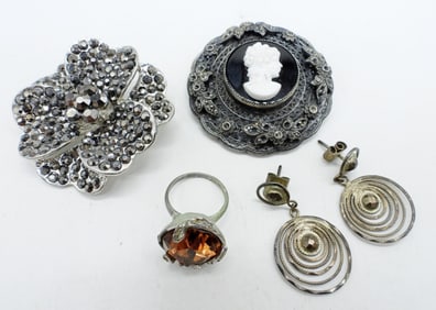 LARGE CAMEO BROOCH & OTHER VTG ITEMS
