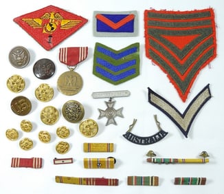 MILITARY BUTTONS/PINS/PATCH LOT