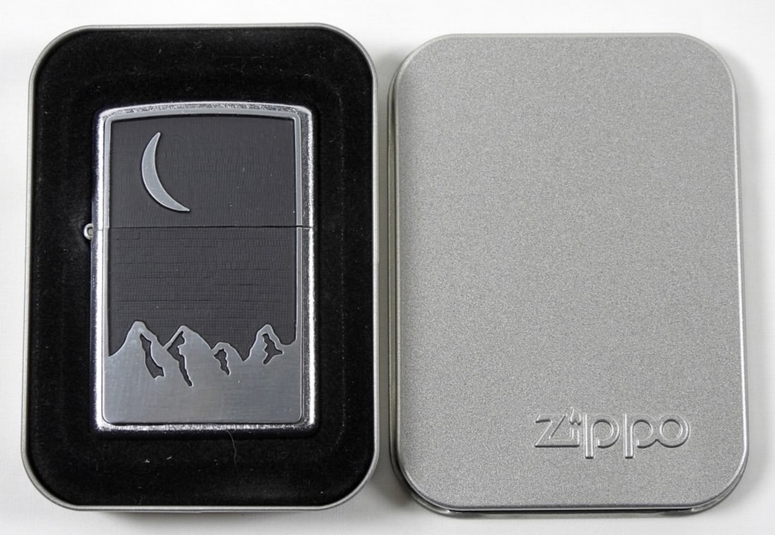 2000 MOON OVER MOUNTAINS SEALED ZIPPO (1 of 5)