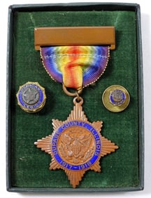 WWI PATRIOTIC SERVICE IN THE WORLD WAR MEDAL