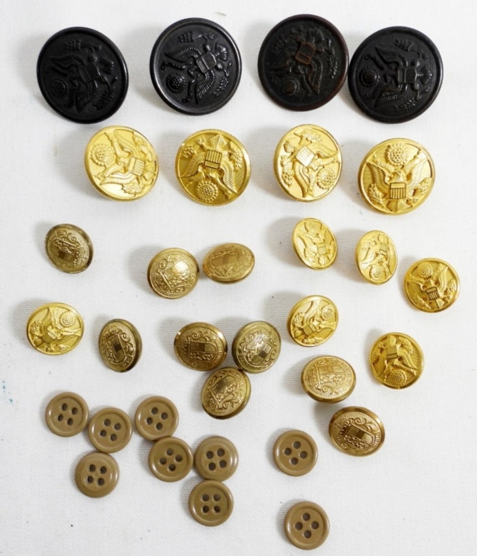WATERBURY MILITARY BUTTON LOT - (4) VTG: (4) 1 1/8" EARLY VINTAGE "GREAT SEAL" BUTTONS, (4) MID-SIZE GOLD, (15) MIX SMALL & (9) KHAKI BUTTONS
