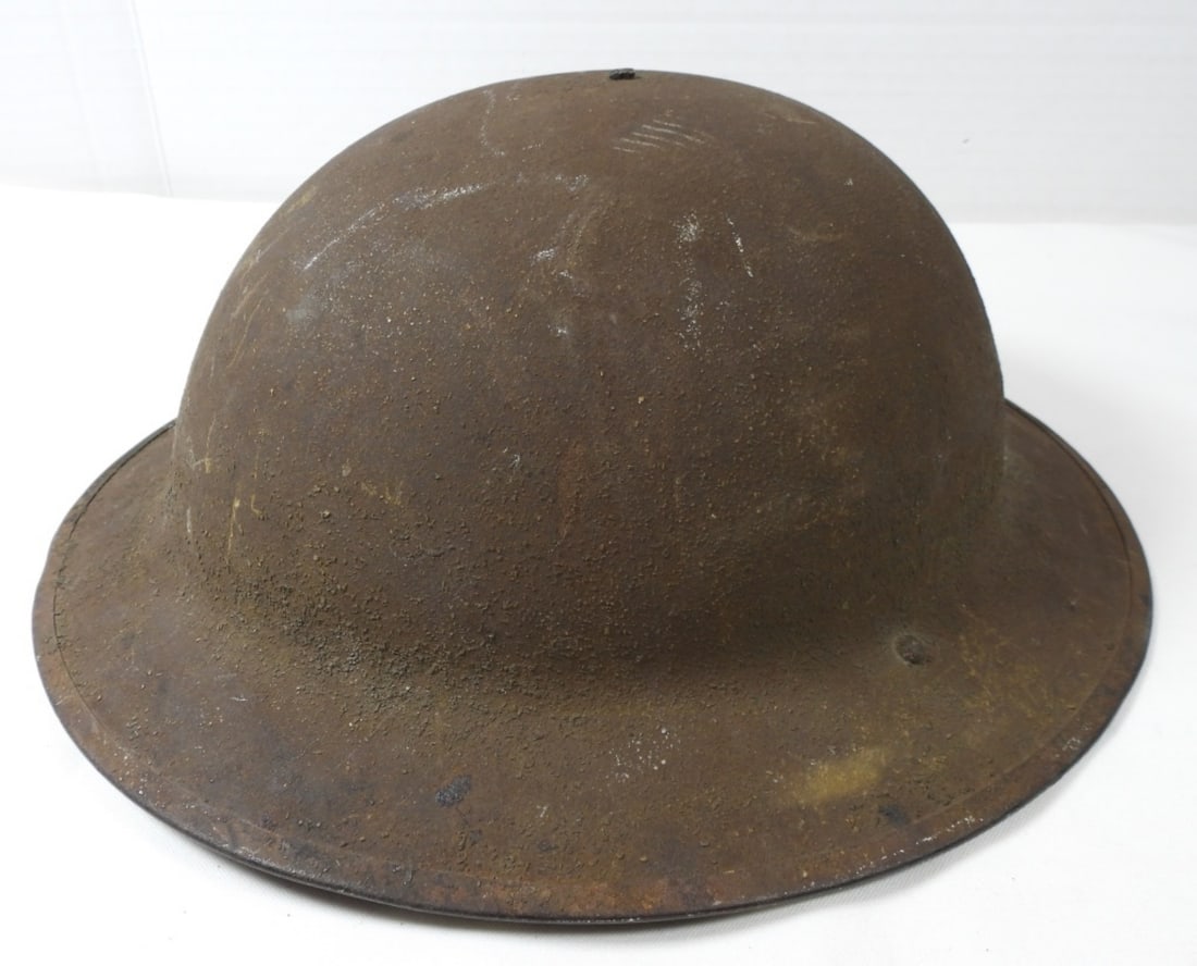 1 VINTAGE DUTCH CIVIL DEFENSE HELMET (1 of 2)
