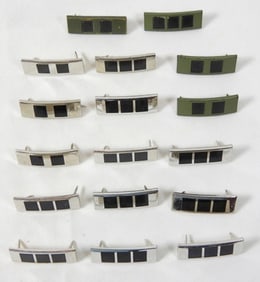 17 US WAR PINS