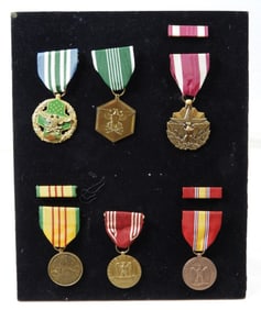 6 DISPLAYED VARIETY WAR MEDALS