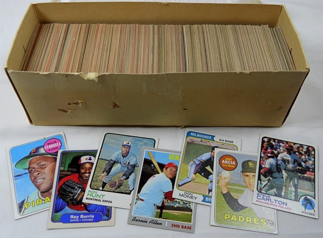 APPROX 600 1969 TOPPS to 1974 TOPPS (1 of 1)