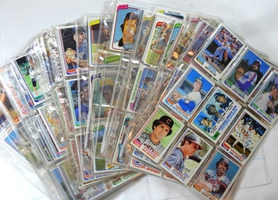 OVER 200 BASEBALL CARDS 1980 & 1982 MIX