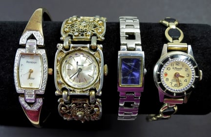 ST THOMAS VI 17j MOVING BEZEL WATCH
