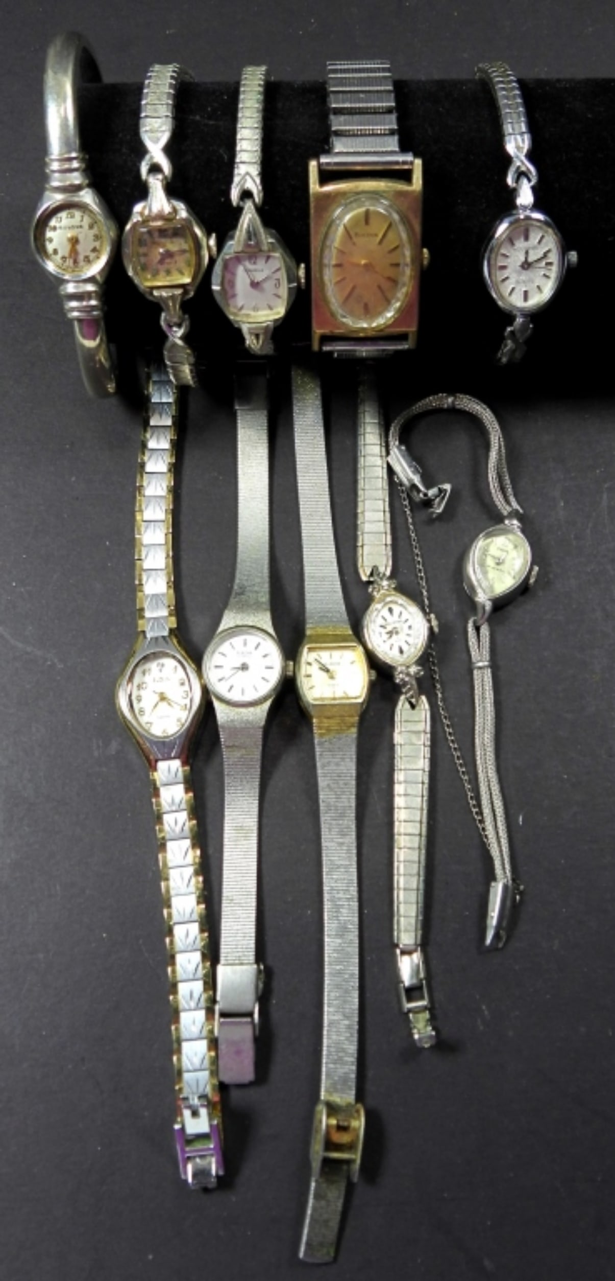 10 SMALL WOMENS SILVER TONE WATCHES (1 of 2)