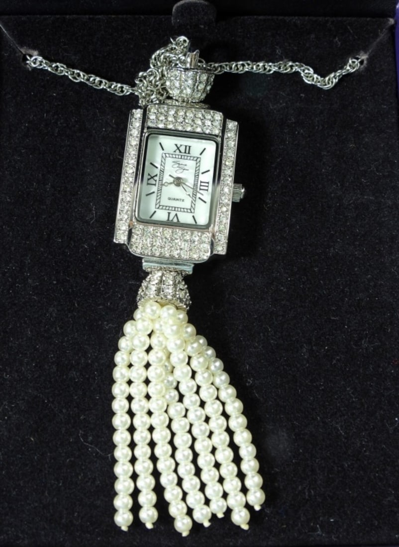 SUZANNE SOMERS QUARTZ WATCH (1 of 2)