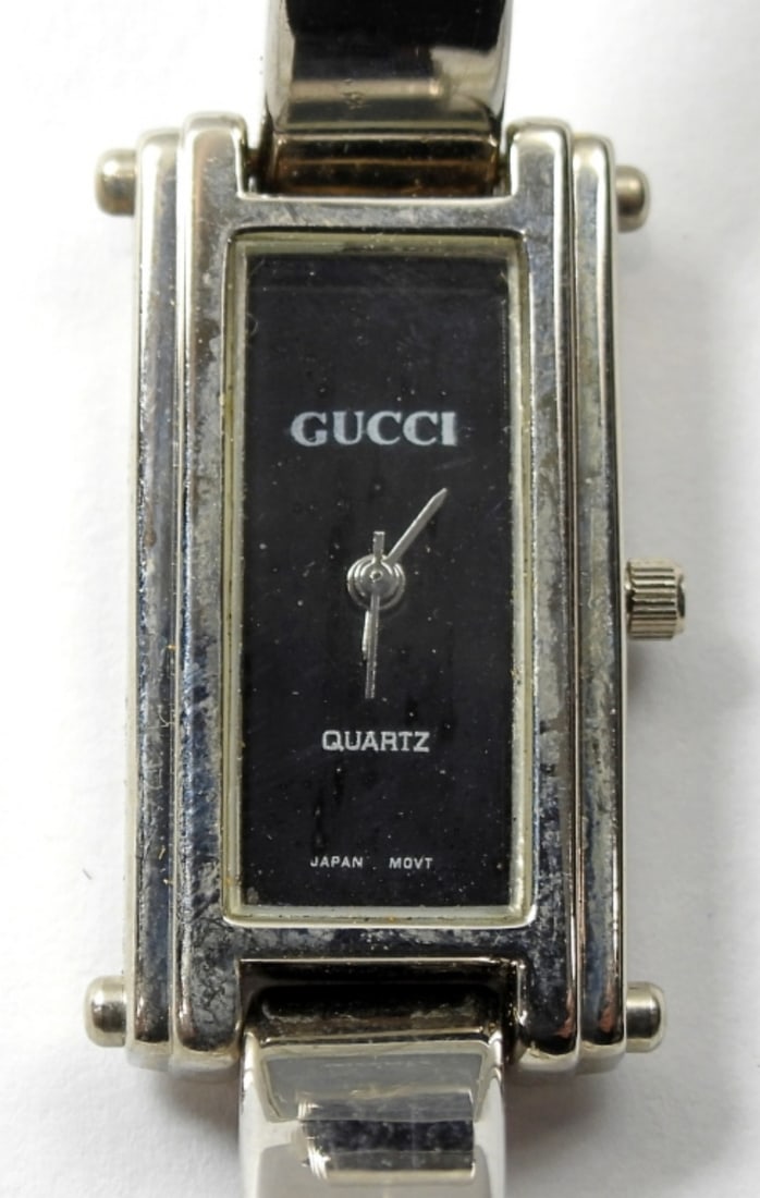 1 SILVER TONE GUCCI WATCH: 1 SILVER TONE GUCCI WATCH
