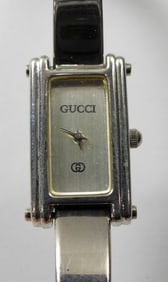 1 SILVER TONE GUCCI WATCH