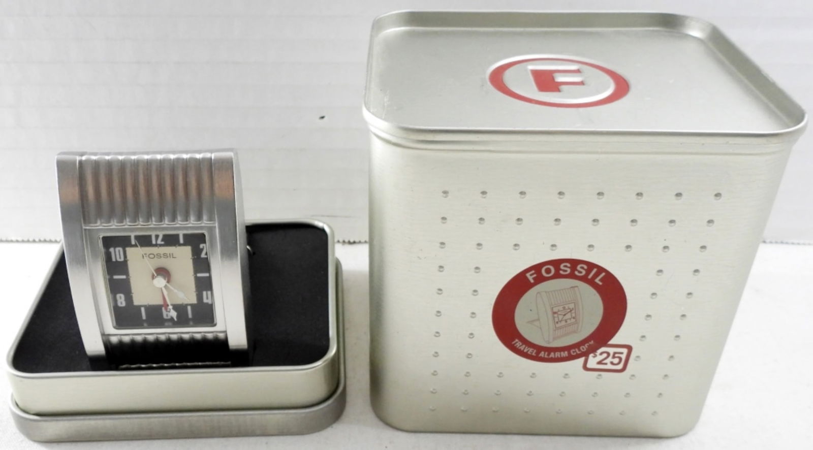 FOSSIL TRAVEL ALARM CLOCK in TIN: LIKE NEW in ORIGINAL TIN - UNTESTED