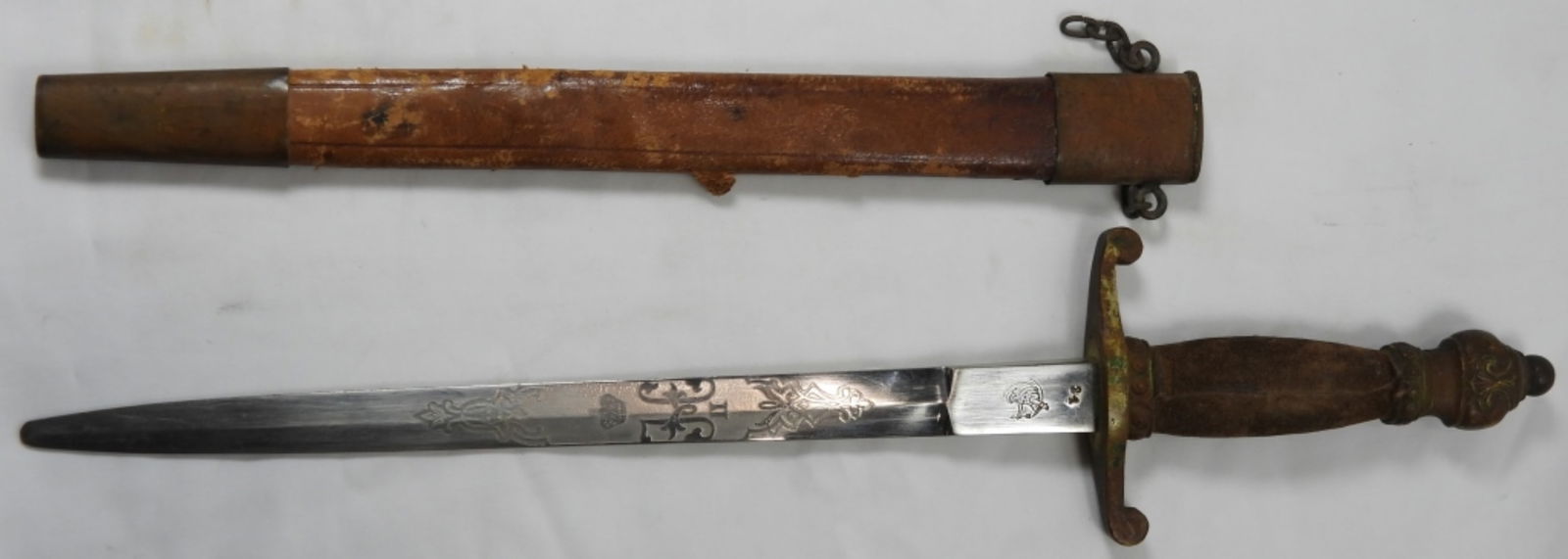 VINTAGE SPEAR HEAD DAGGER KNIFE (1 of 4)