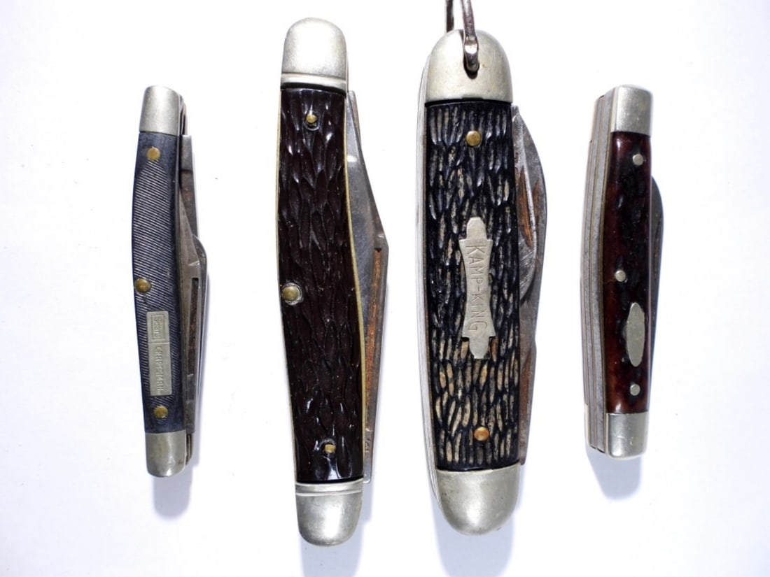 (4) Pocket Knives: 4 jigged bone pocket knives, by various brands, assorted colors and sizes