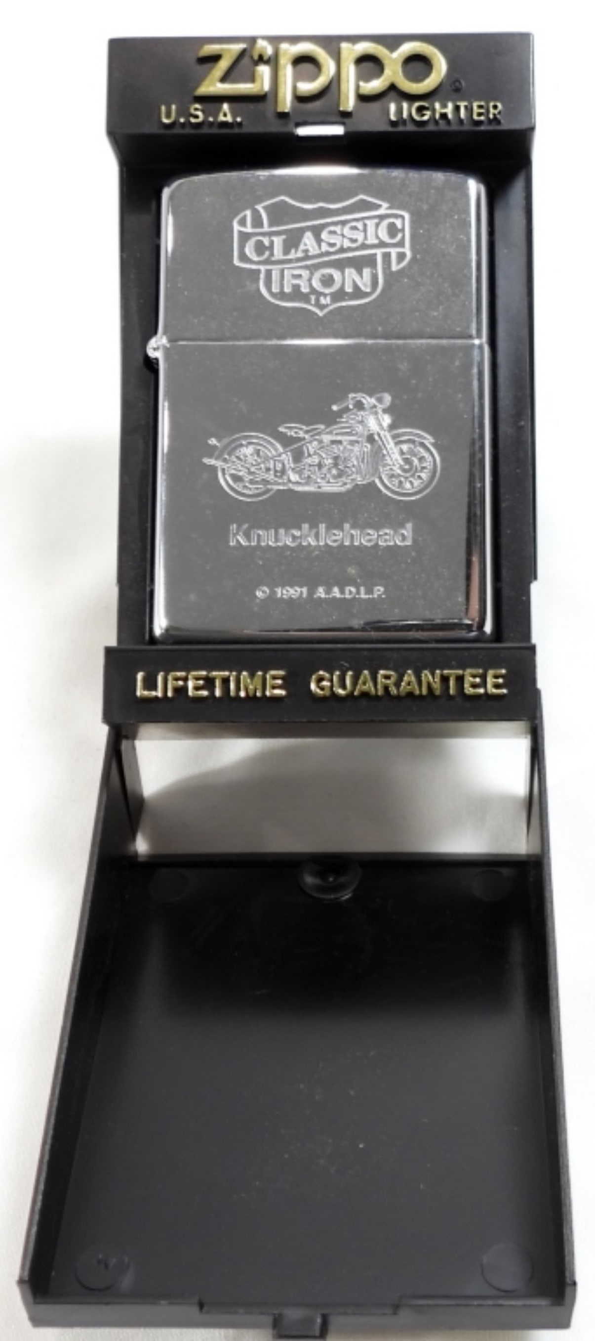 SEALED 1995 CLASSIC IRON ZIPPO (1 of 3)